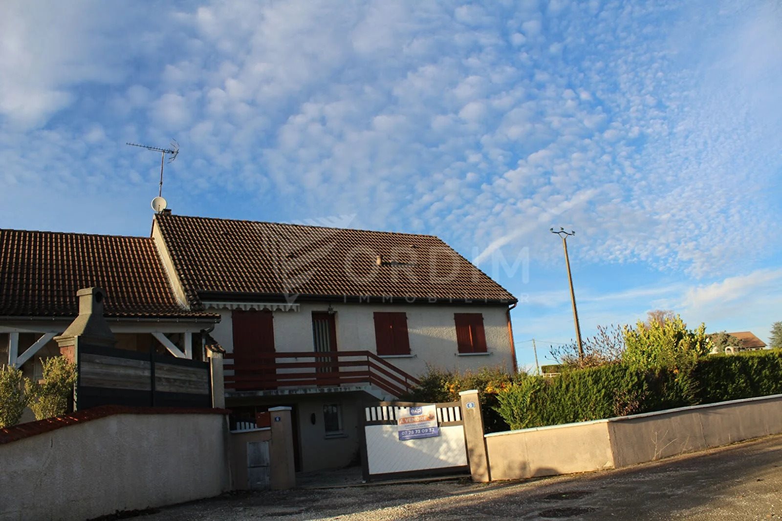 Maison à louer, 78m², Lézinnes