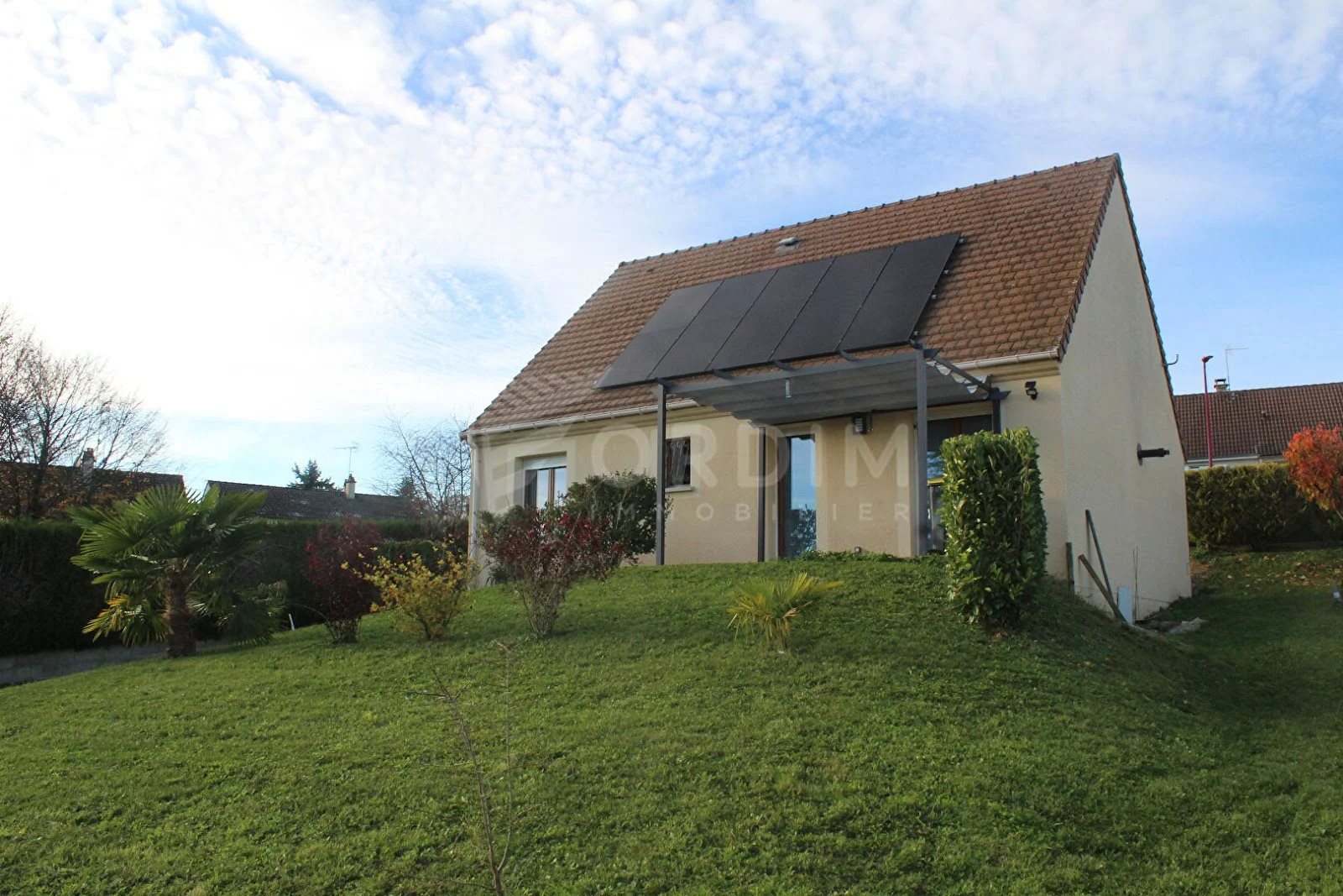 Maison à louer, 78m², Lézinnes