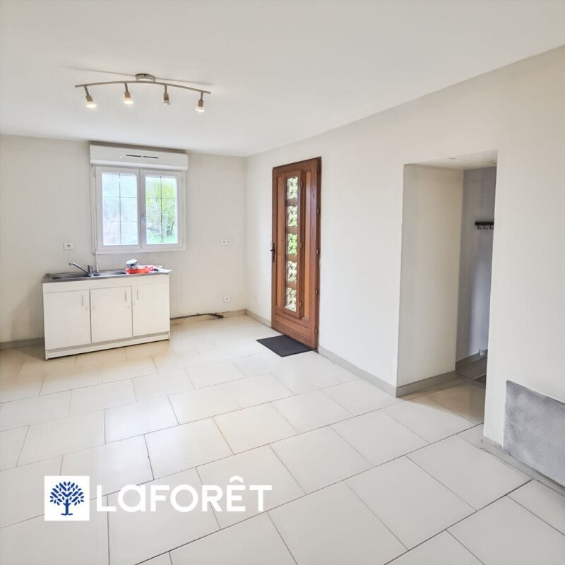 Maison à louer, 108m², Sermaises