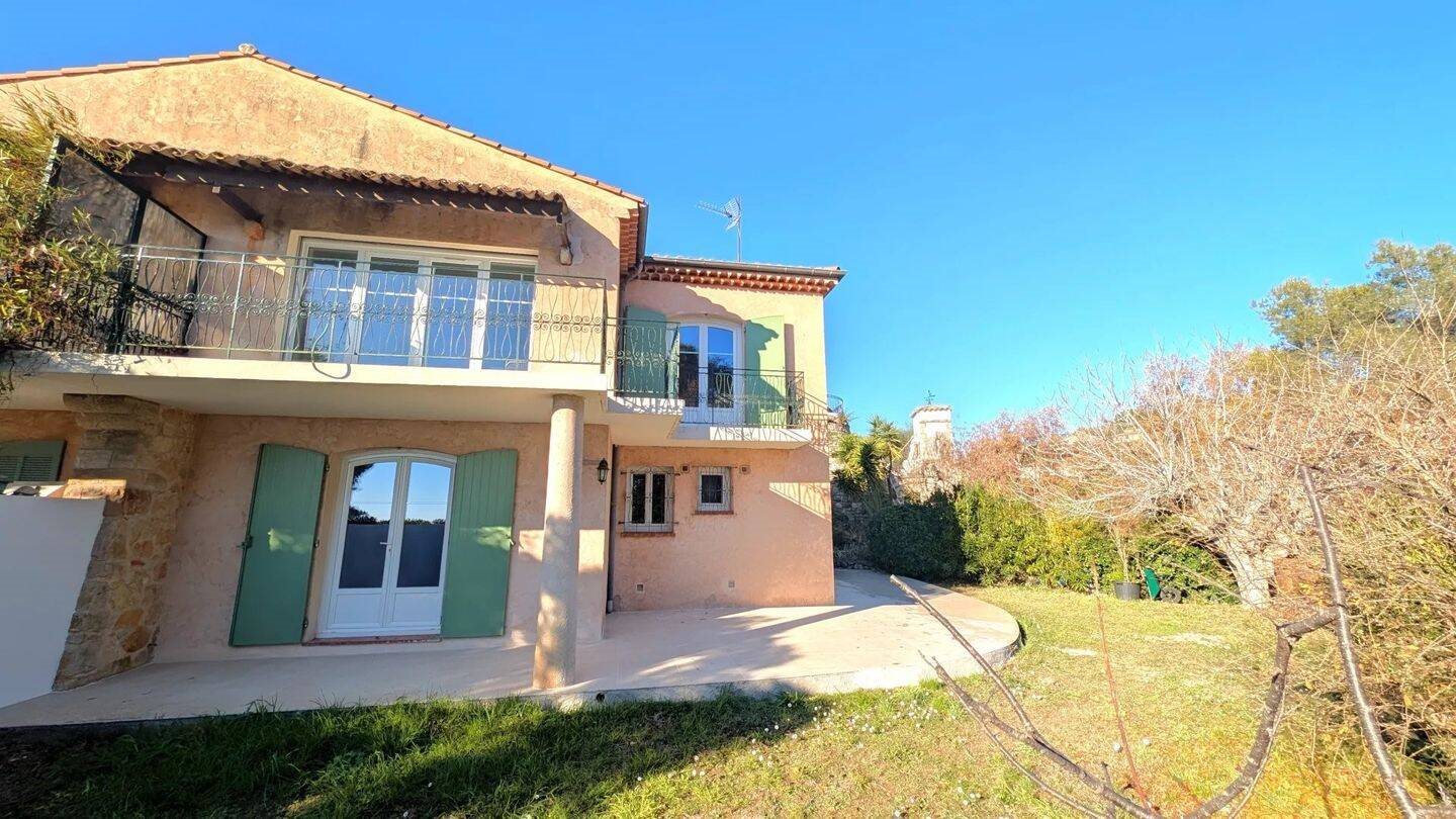 Maison à louer, 121m², Biot