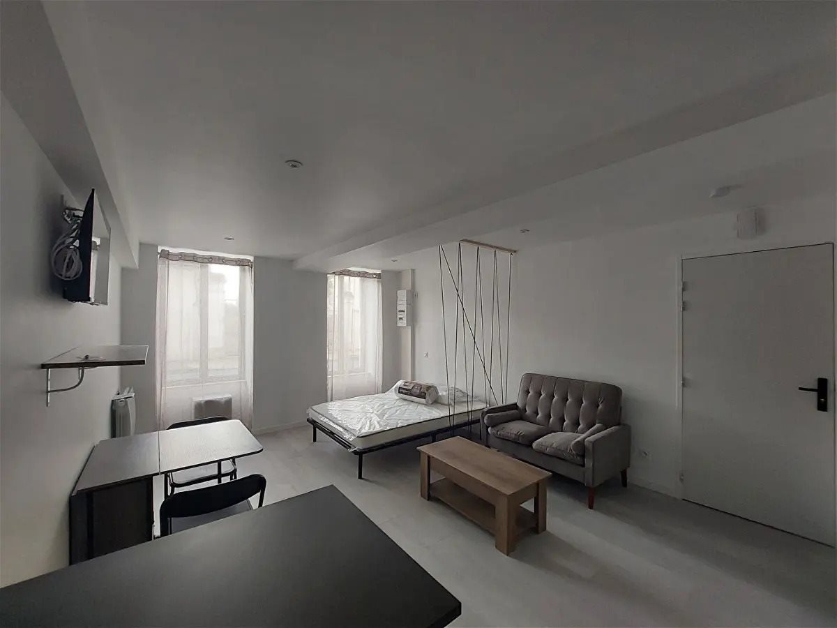 Appartement à louer, 23m², Saint-Jean-d'Angély