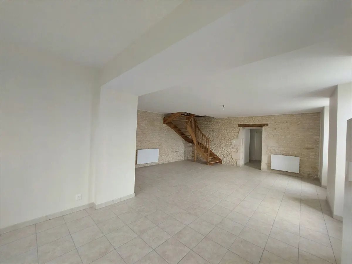 Maison à louer, 106m², Corme-Royal