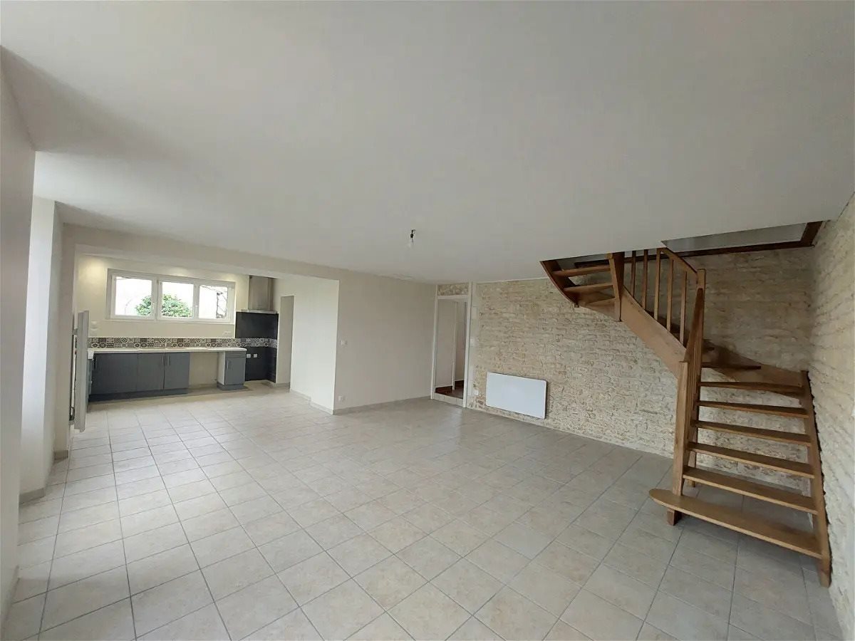 Maison à louer, 106m², Corme-Royal