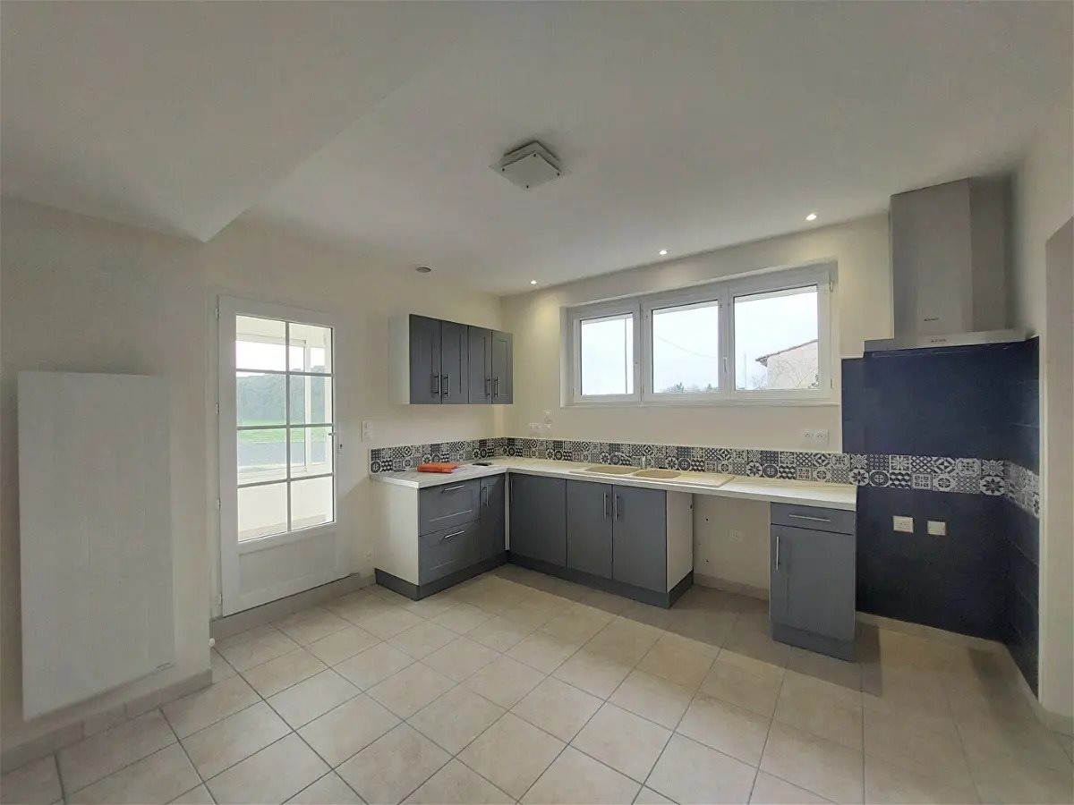 Maison à louer, 106m², Corme-Royal