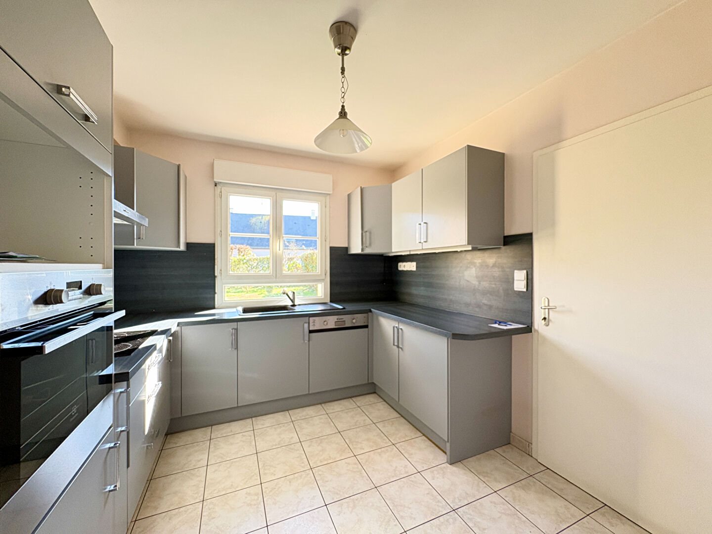 Maison à louer, 101m², Laval