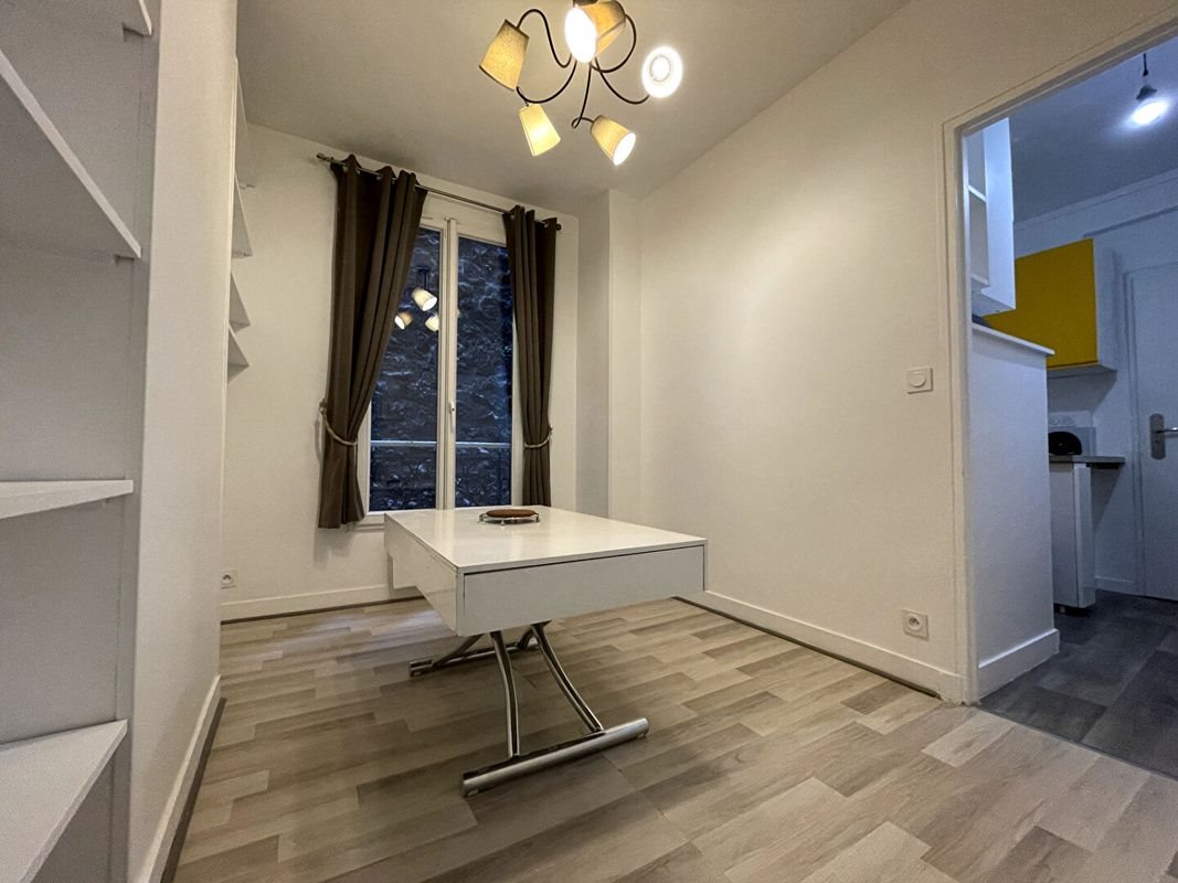 Appartement à louer, 24m², Paris 18ème