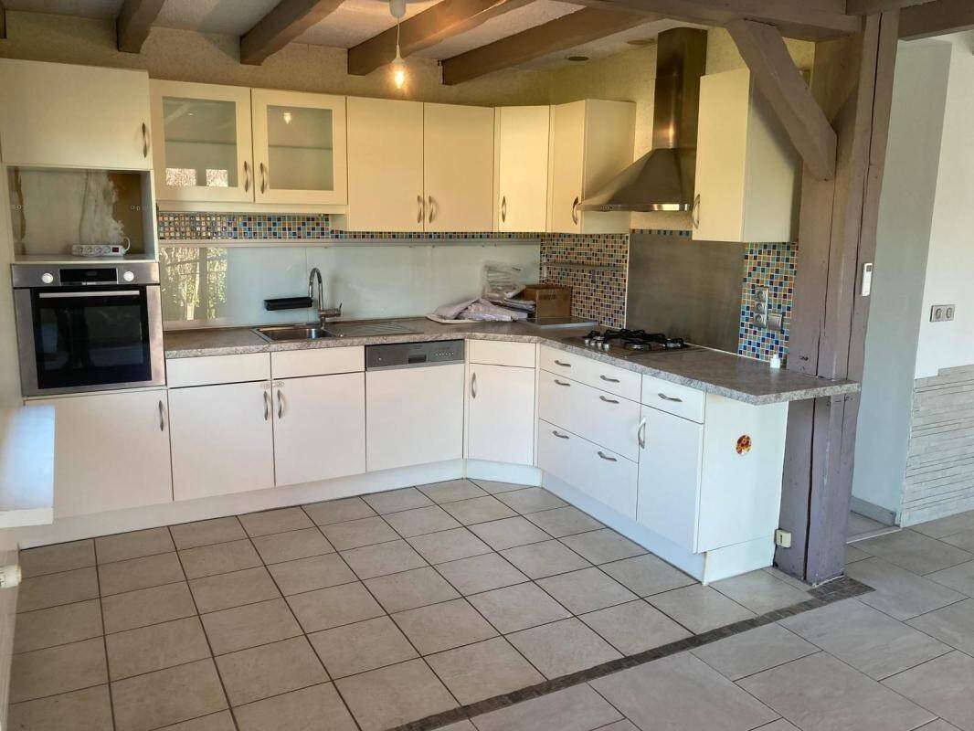 Maison à louer, 162m², Messery
