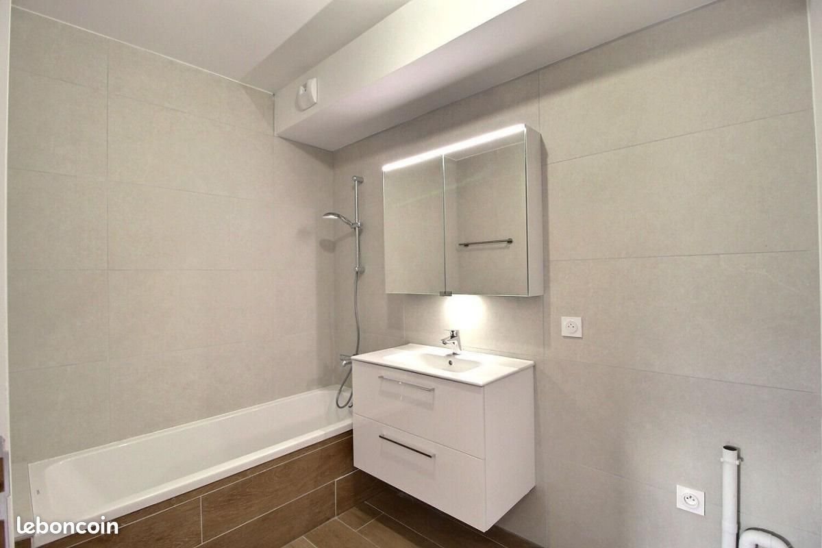 Appartement à louer, 70m², Messery