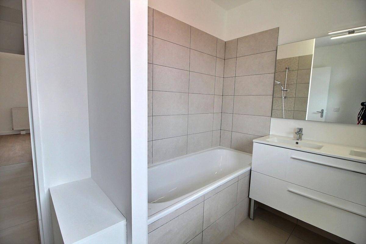 Maison à louer, 87m², Messery