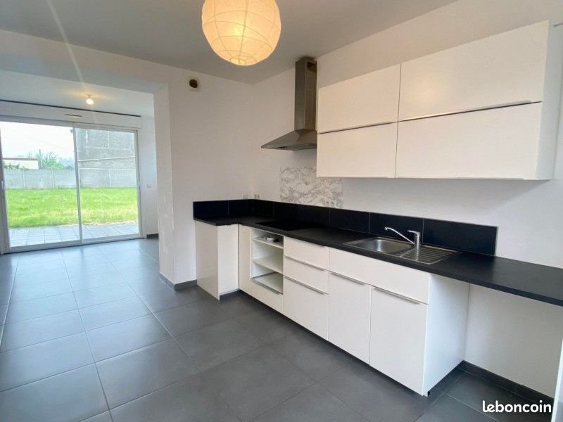 Maison à louer, 128m², Santes