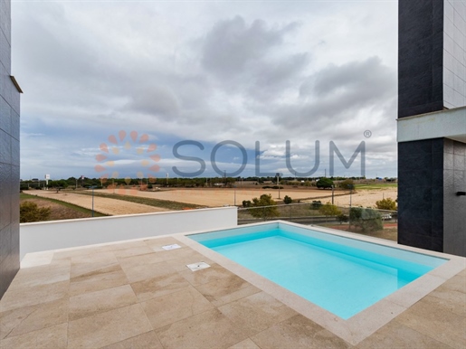 Penthouse de Luxo com piscina - Montijo