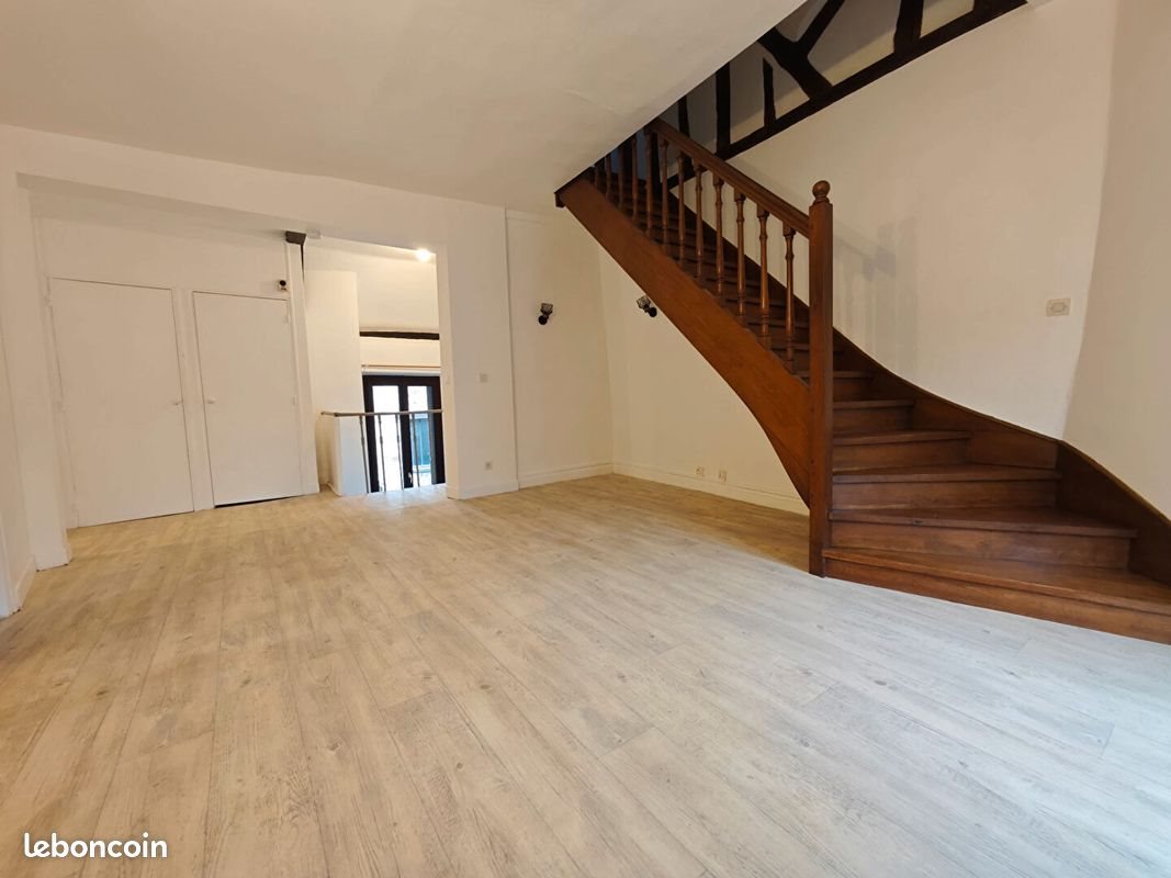 Appartement à louer, 56m², Epernon