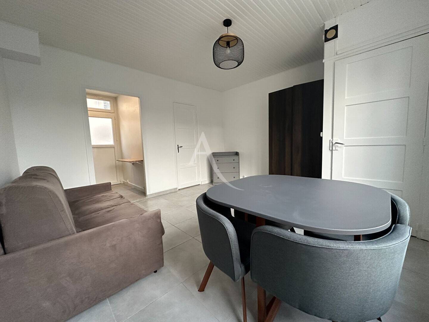 Appartement à louer, 24m², Lèves