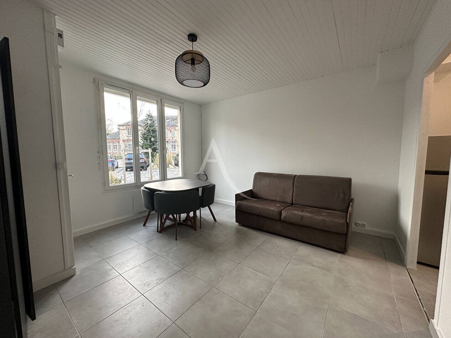 Appartement à louer, 24m², Lèves