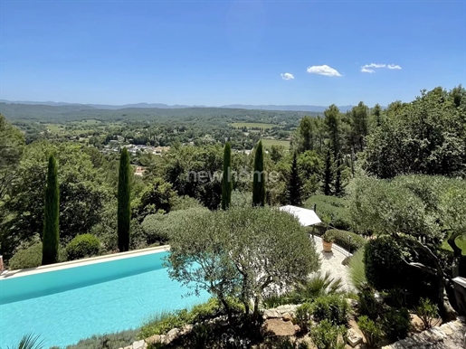 Exceptional villa with panoramic view in Lorgues