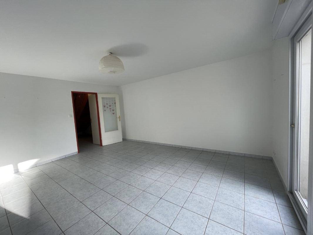 Maison à louer, 65m², Meucon