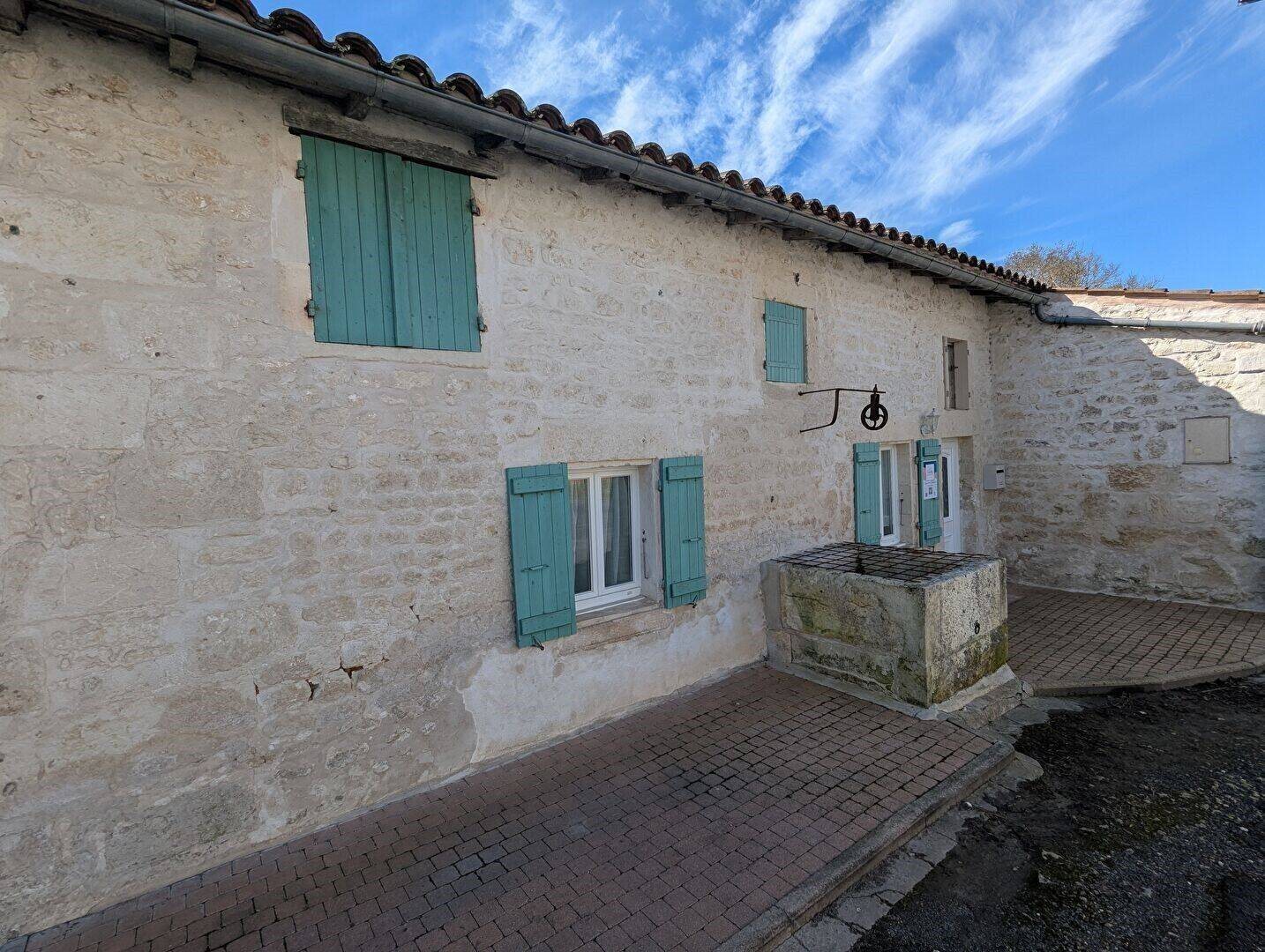Maison à louer, 250m², Saintes