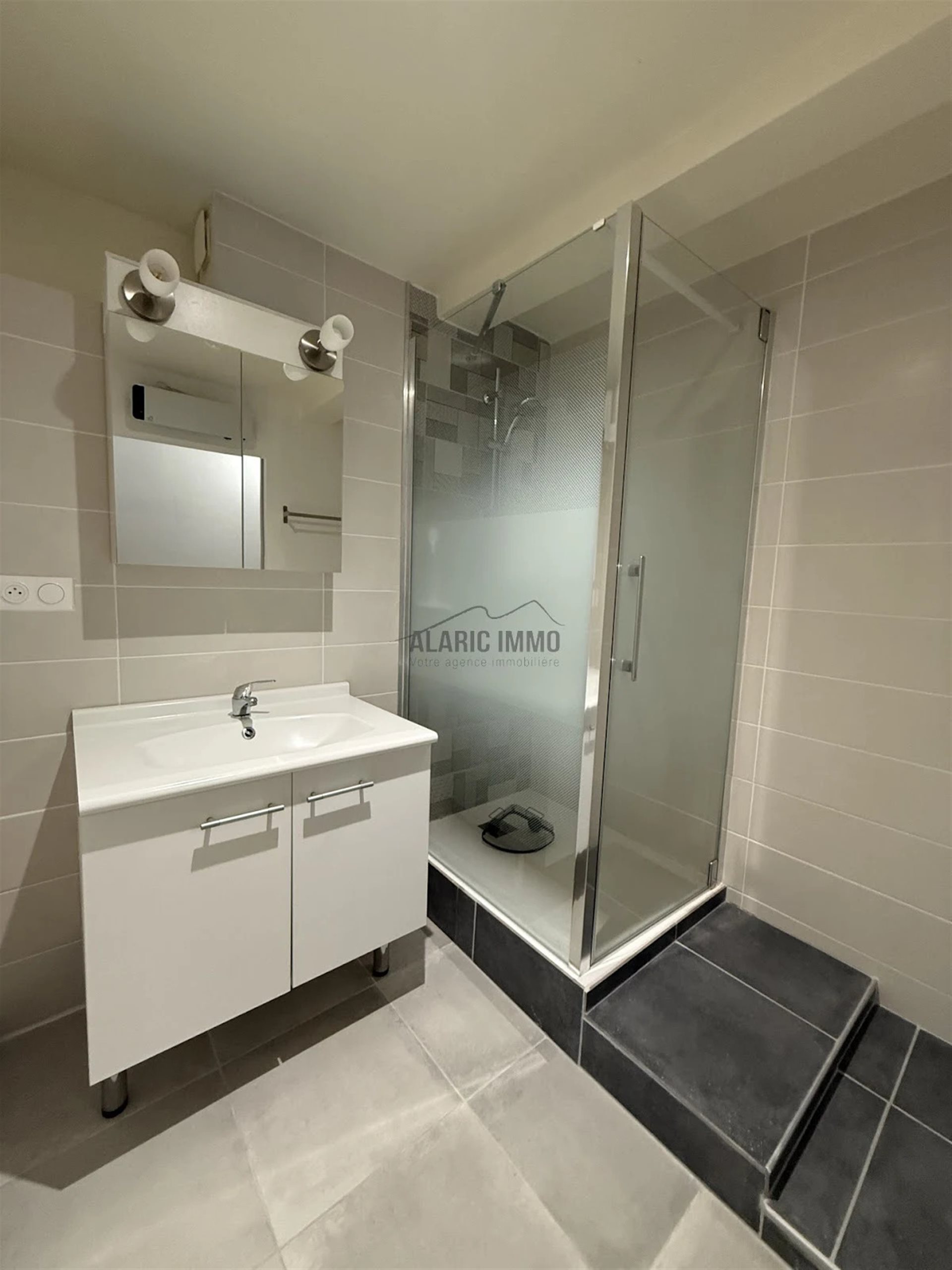 Maison à louer, 96m², Talairan