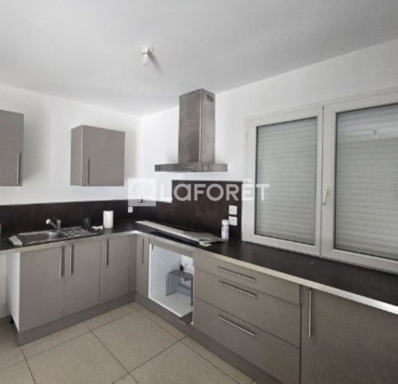 Appartement à louer, 75m², Vias