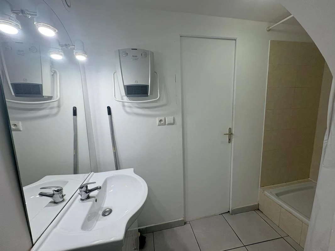 Appartement à louer, 16m², Nîmes