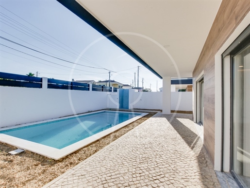 Chalet de una sola planta de 4 dormitorios con piscina y jardín en Azeitão