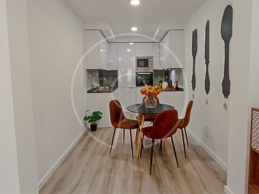 Apartamento de 1 dormitorio con patio en Benfica, Lisboa