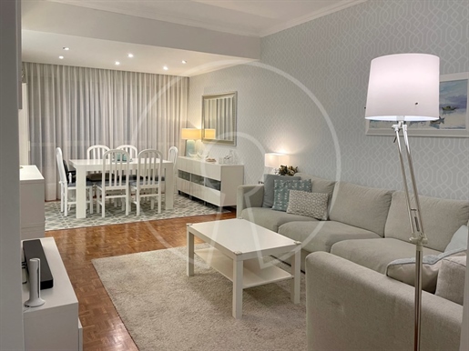 Excelente apartamento de 4 dormitorios en Urbanización Portela