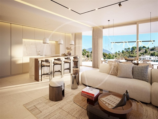 Penthouse mit 4 Schlafzimmern, Terrasse und Pool in Marbella