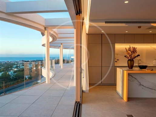 Penthouse de 4 chambres avec terrasse et piscine à Marbella
