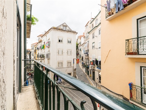 Refurbished 1+1-bedroom apartment in quiet area of Alfama