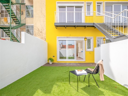 Charming 2-bedroom apartment with garden, in Penha de França