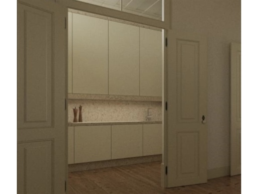 Charming 3-bedroom apartment to refurbish in Estrela