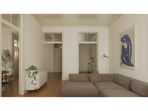 Charming 3-bedroom apartment to refurbish in Estrela