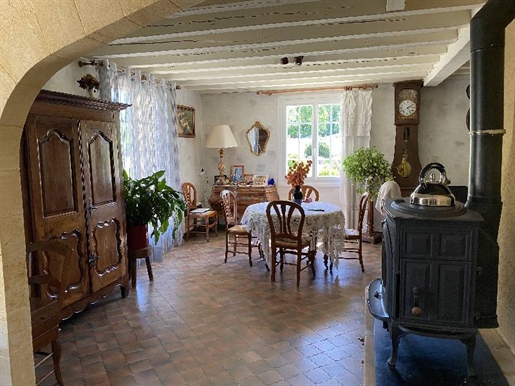 Property
Discover this charming stone house nestled in a peaceful environment. Brood
