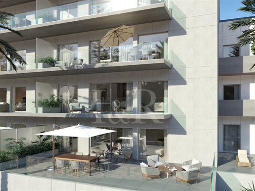 3 bedroom apartment with balconies and parking, Campolide, Lisbon