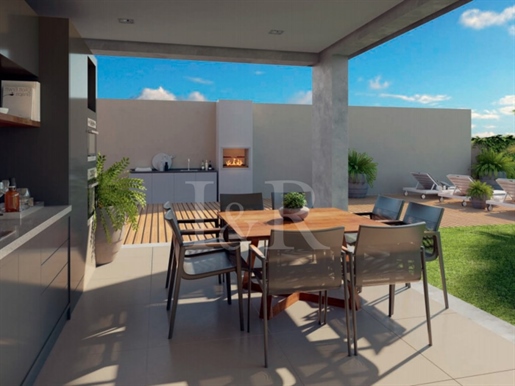 3 bedroom apartment with terrace and parking in Oeiras, near Lisbon