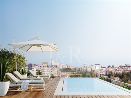 4-Bedroom penthouse with private pool in Praça de Espanha, Lisbon