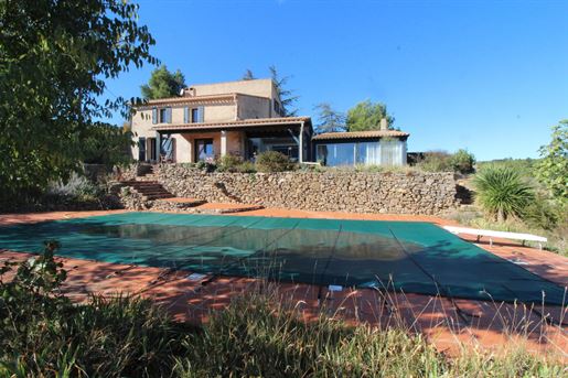 Large property on 14110 M2 with swimming pool in the countryside