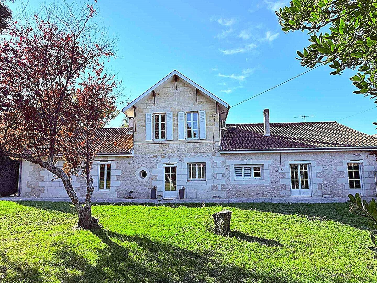 Maison à vendre, 244m², Saint-Loubès