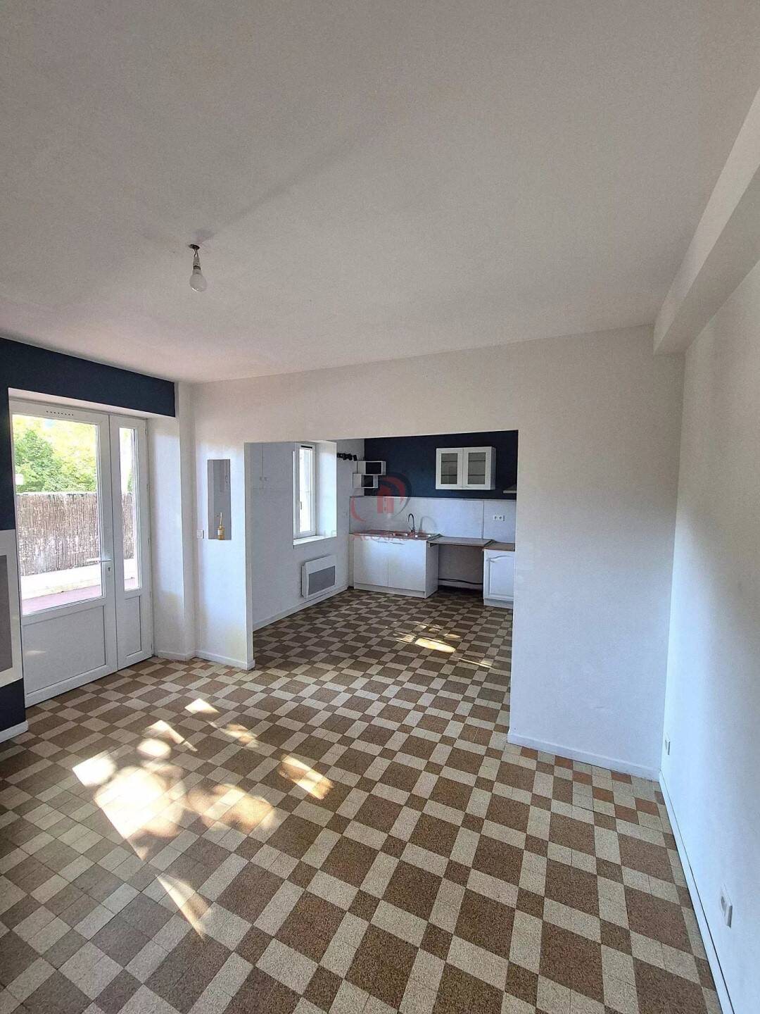 Maison à louer, 93m², Evenos