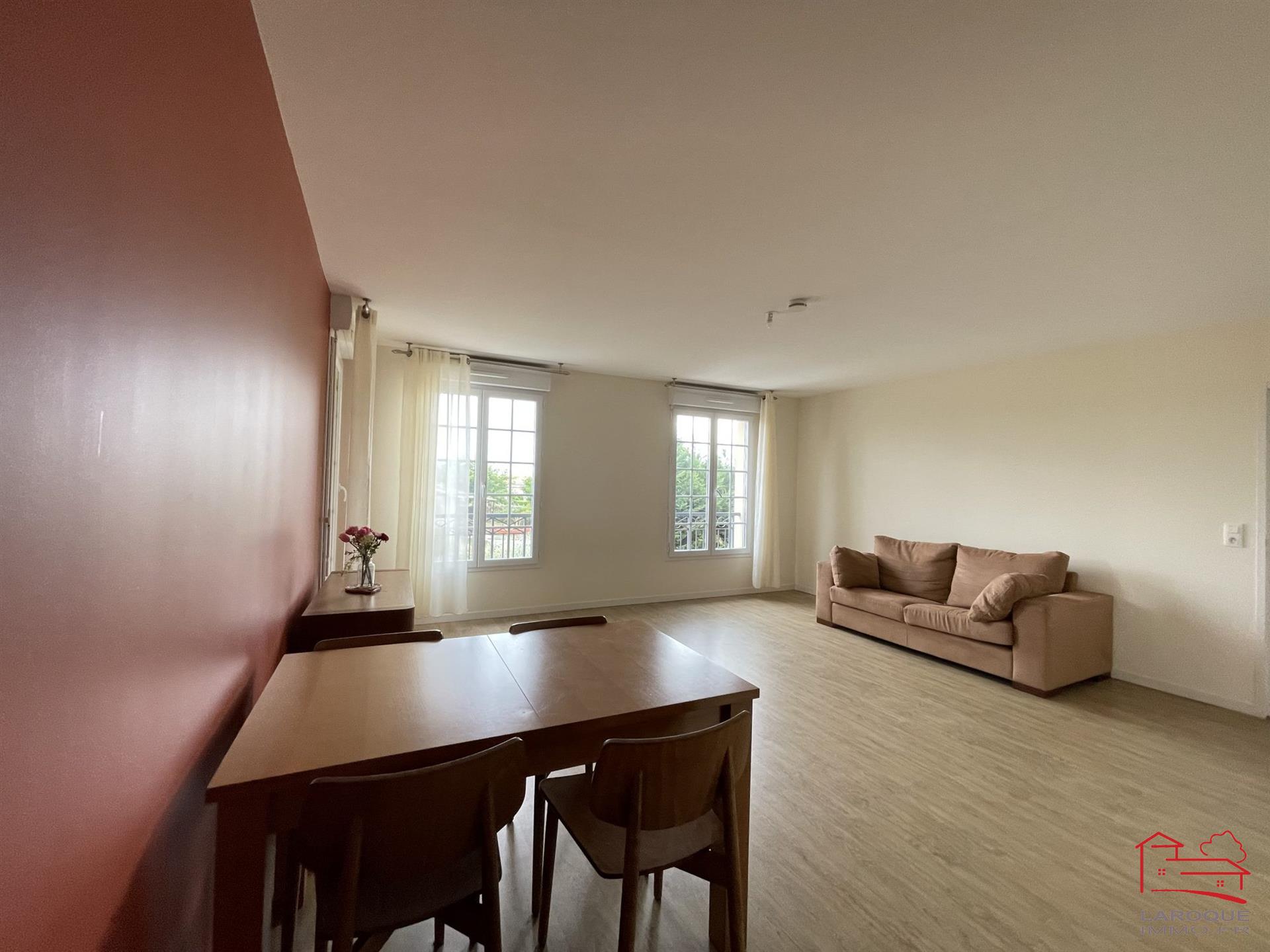 Appartement à louer, 88m², Laroque-Timbaut