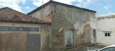 House to recover, near Alenquer, on land of 153 m2