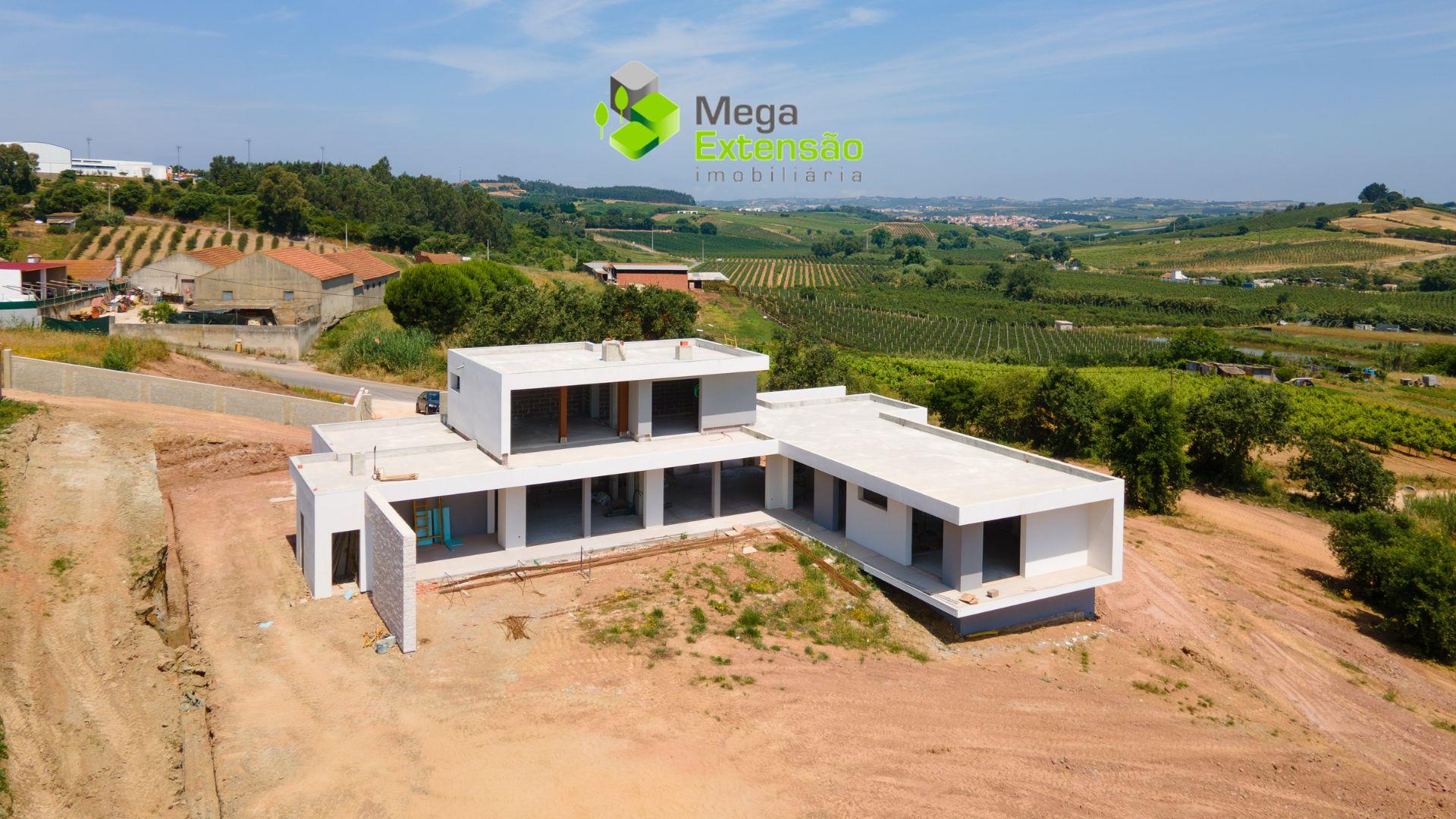 Moradia T4, em projecto, perto de Cadaval, com piscina
