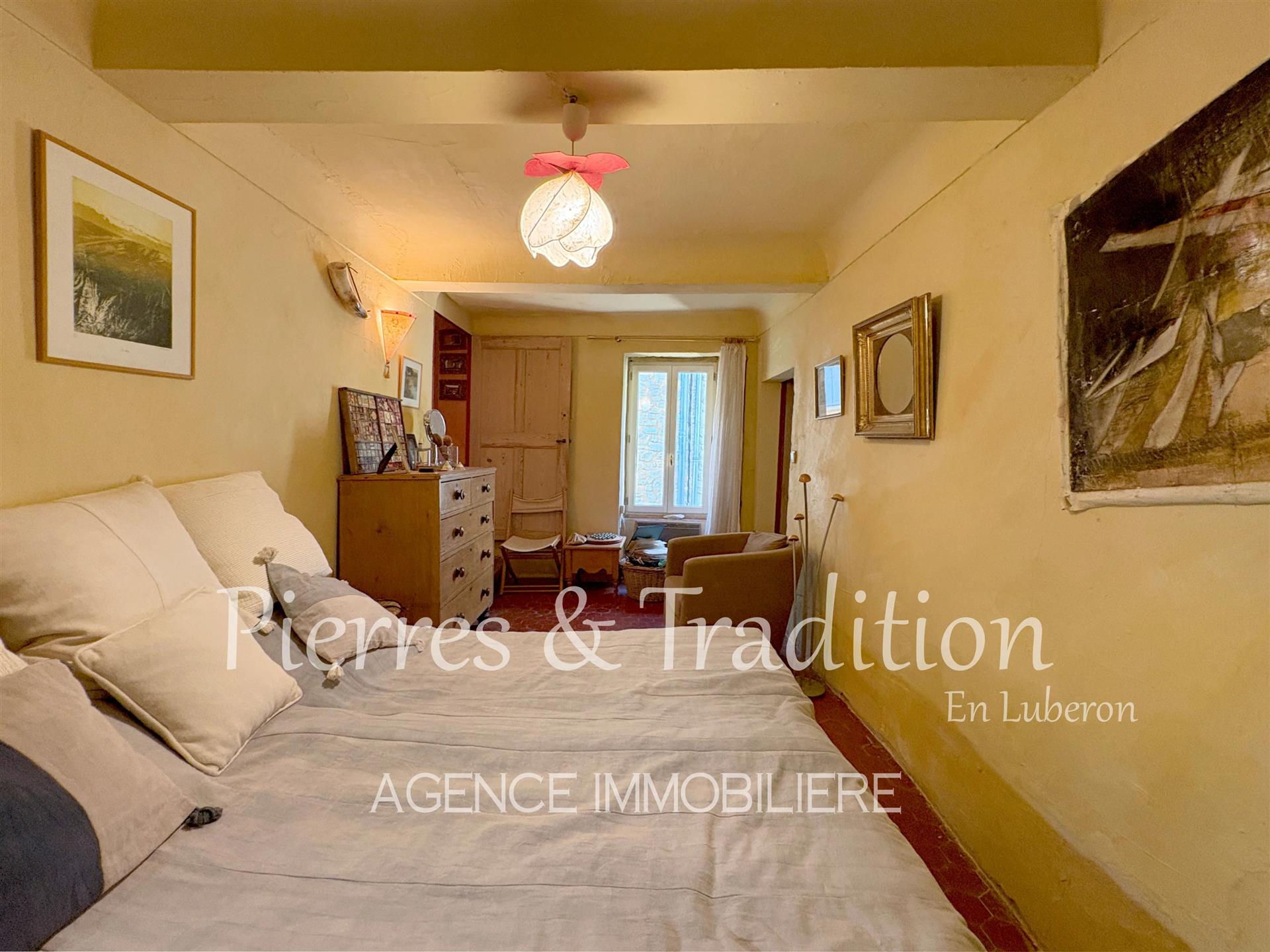 Maison à vendre, 110m², Saint-Martin-de-Castillon