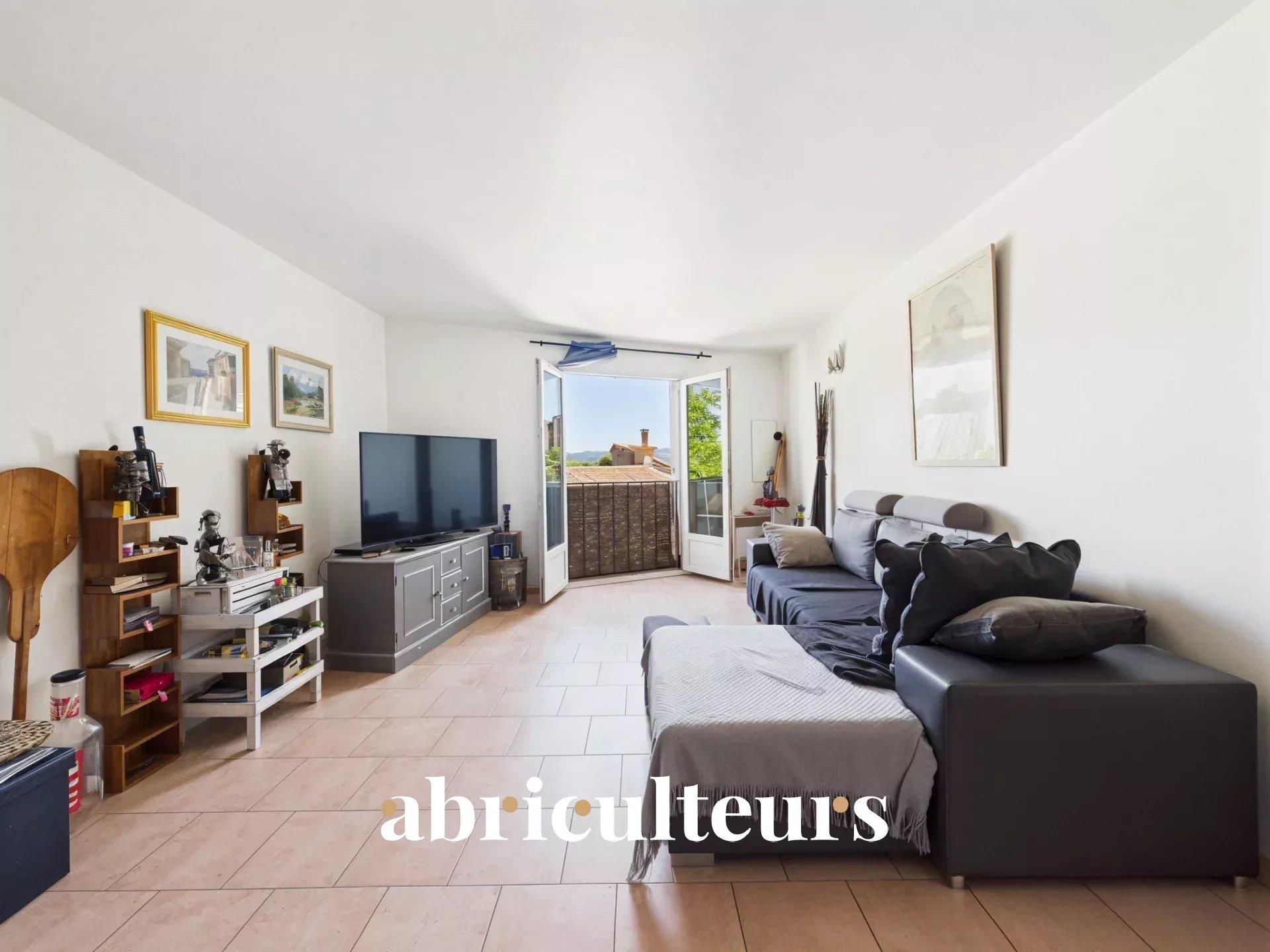 Duplex with terrace and open view - Rognes