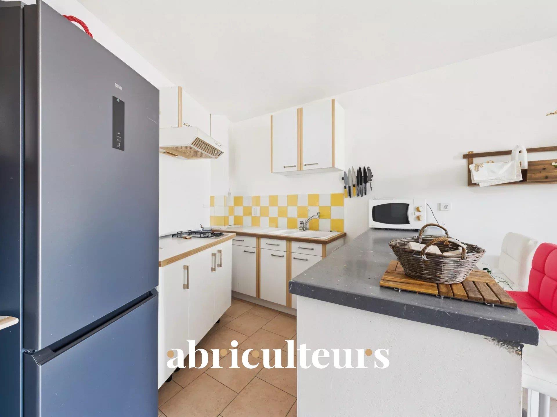 Duplex with terrace and open view - Rognes