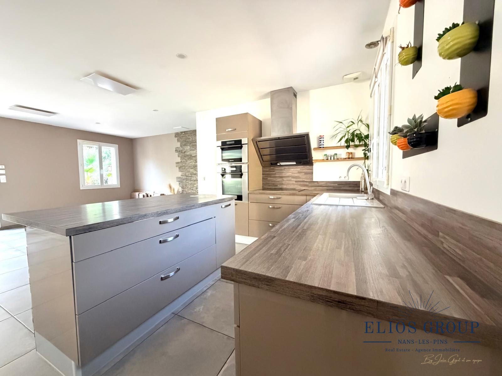 Maison à vendre, 120m², Nans-les-Pins