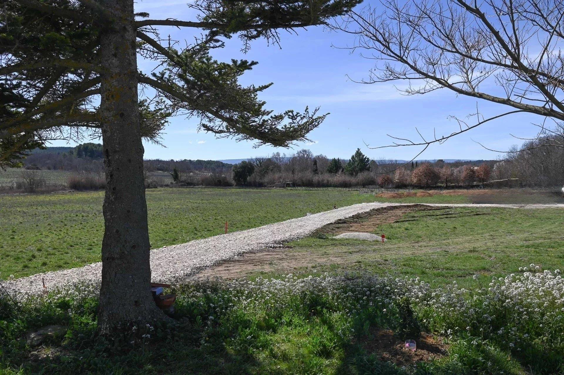 House with a view in Gargas