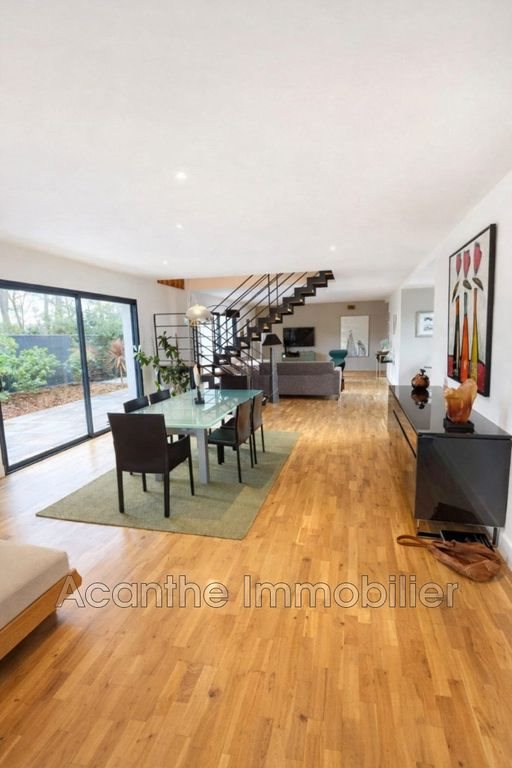 Maison à vendre, 215m², Saint-Vincent-de-Barbeyrargues