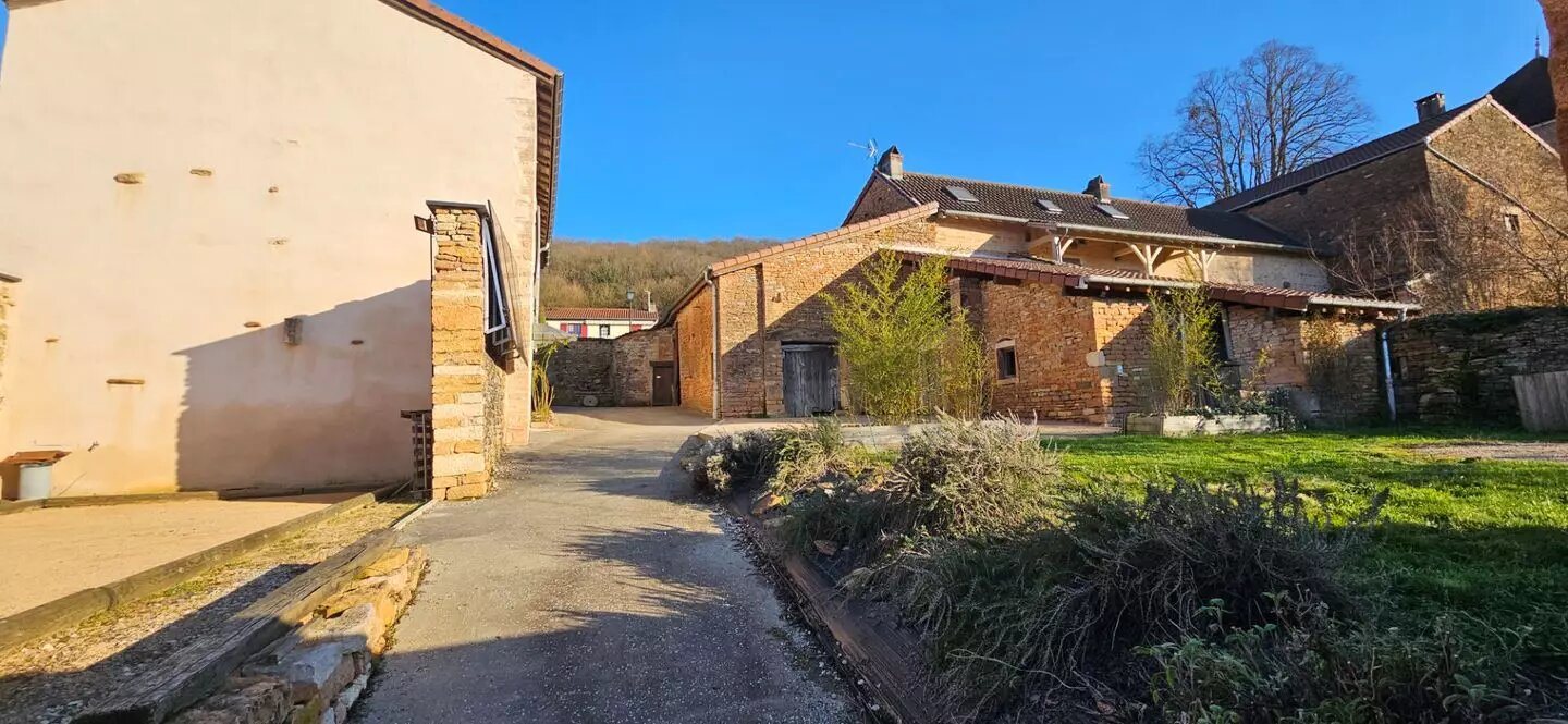 Maison à louer, 128m², Burgy